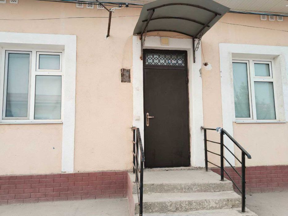 Uy sotiladi. Mindon obodda 2 sotihli uy sotiladi.