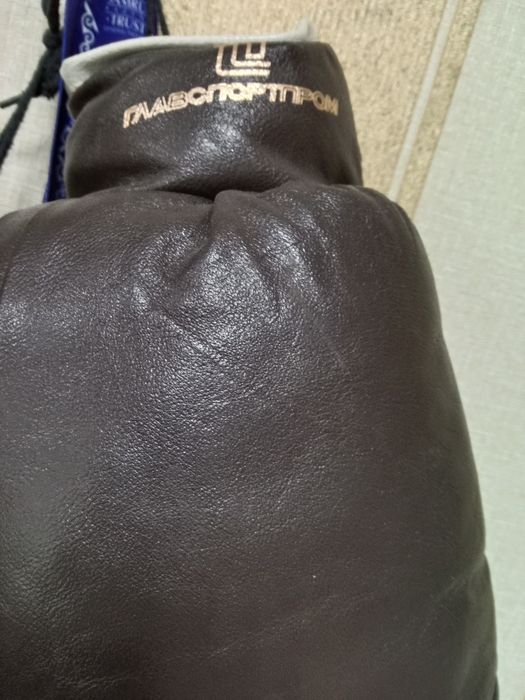 Продам  перчатки боксерские  кожа.