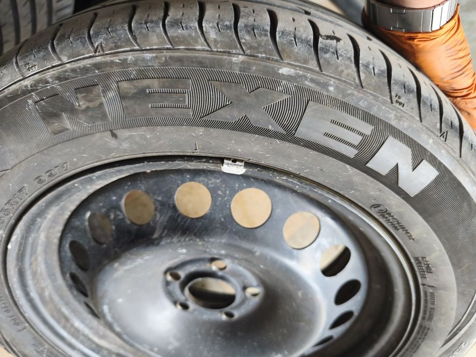 Гуми 235 55 17 Nexen