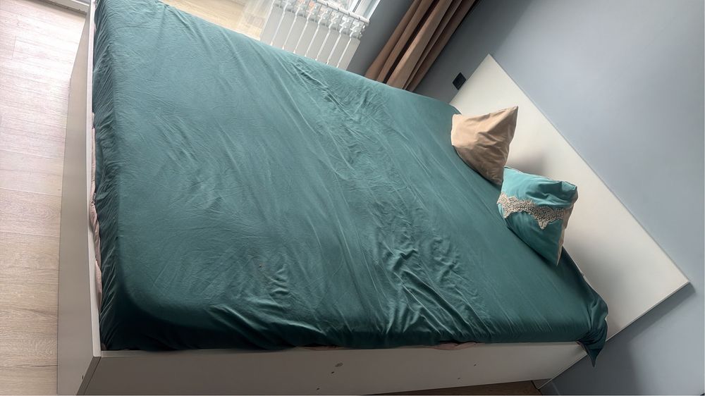 Кровать б/у в очень хорошем состояни