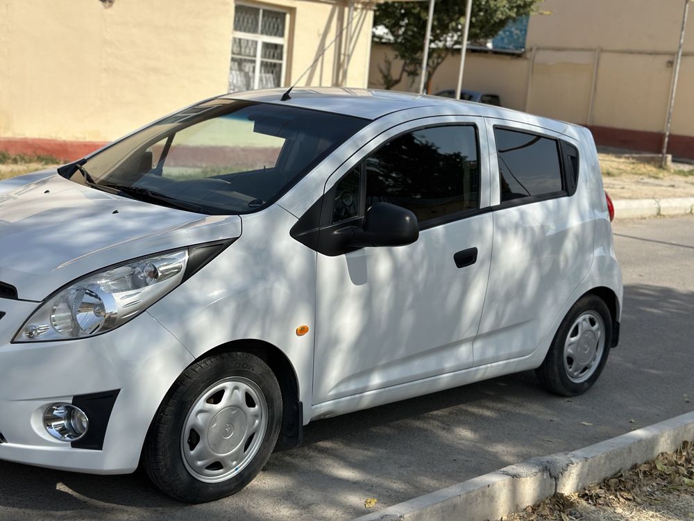 Chevrolet Spark 2013 Р±РµР»С‹Р№