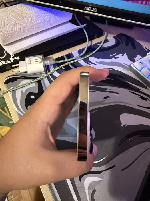 Iphone 14 pro max 128 gb с 20 калъфа