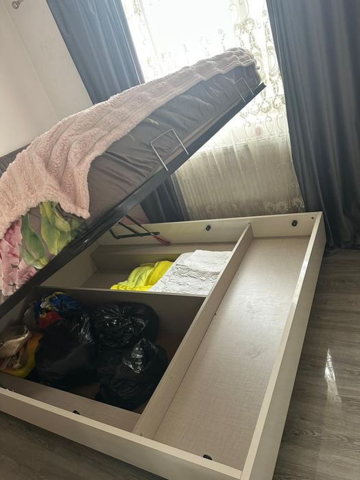 Dormitor complet cu salteaua inclusă