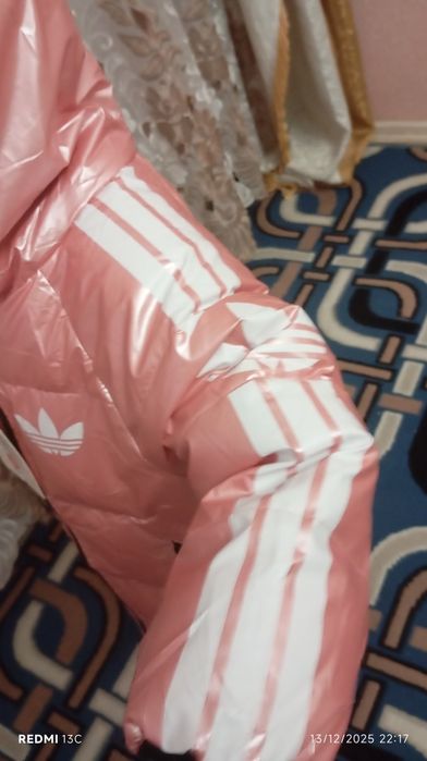 Qizaloqlar kurtkasi sotiladi