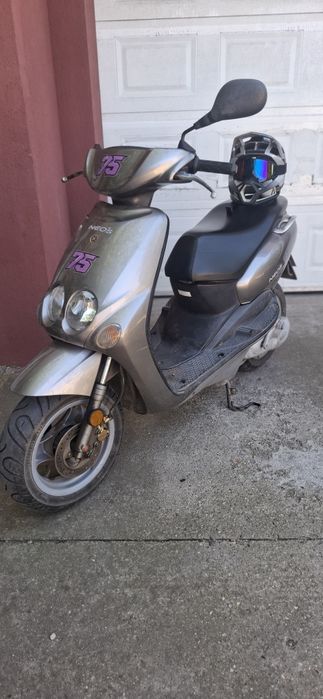 Vand scuterul yamaha