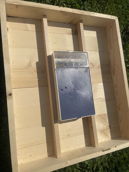 Пчеларски табли с хранилки! НОВИ