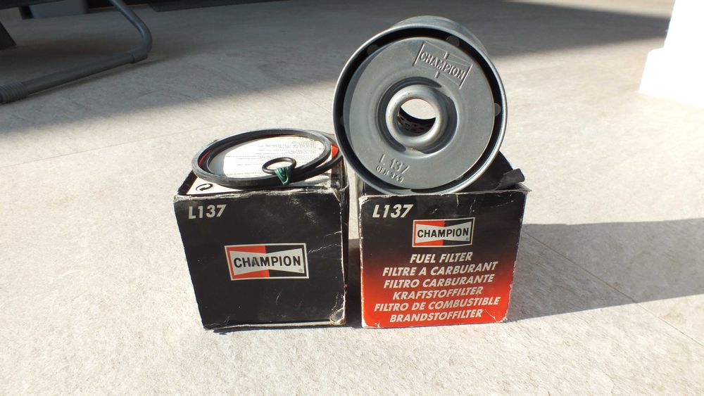 Filtru combustibil Champion L137 pentru ARO 240, Audi 80, Ford Transit