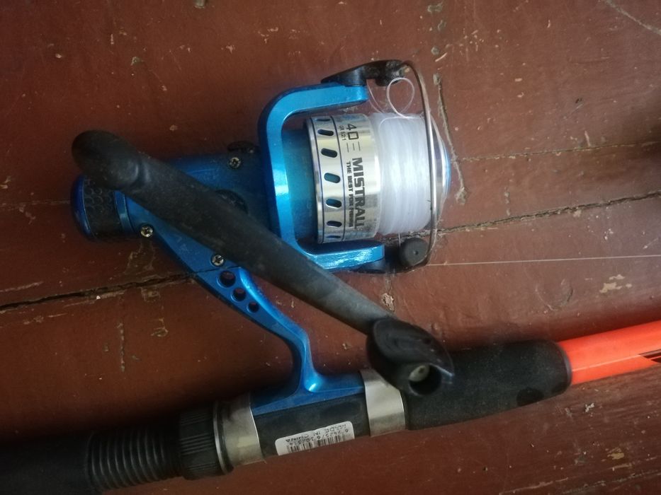 Въдица и макара за риболов