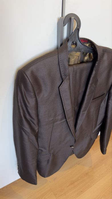 Продам мужской костюм классический