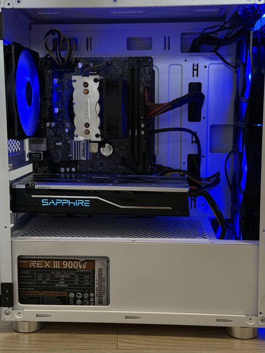 Игровой компьютер / белый компьютер