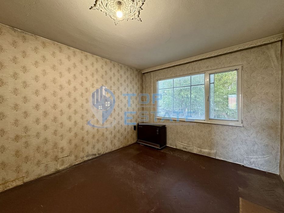 Продава се Двустаен апартамент в Горна Оряховица - 62 кв.м за 1250 €/кв.м - Снимка #2