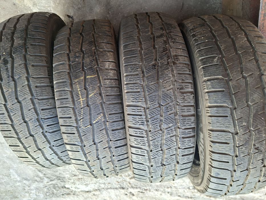 Продам шины. 215/60/17С  мишелин