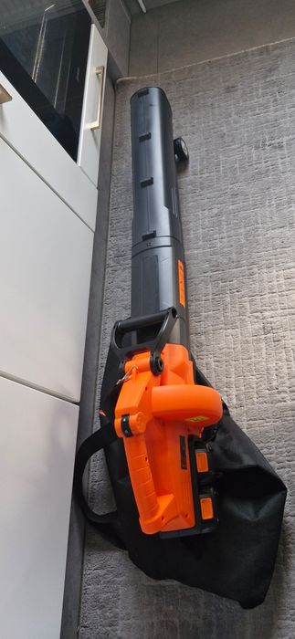 Suflanta frunze +aspirare Evotools