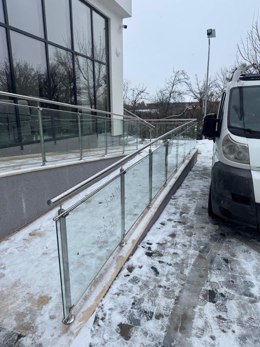 Balustrada din sticla pentru scari si balcoane