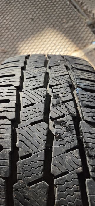 VW T5 Джанти със зимни гуми  215/65/16C 6,5J ЕТ40 5×120