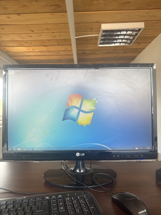 Monitor TV-  L G