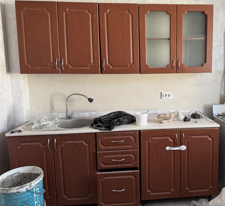 Продается кухонный гарнитур 2м