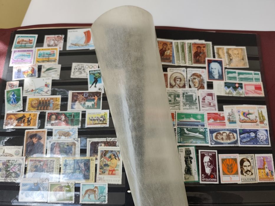 Класьор с пощенски марки