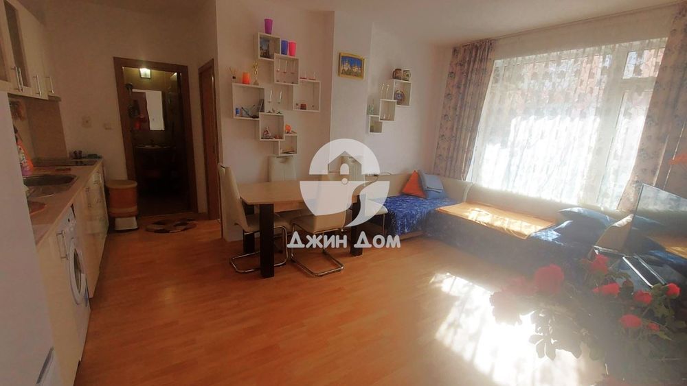 Просторен тристаен апартамент в к-с „Съни Дей 6“, к.к. Слънчев бряг