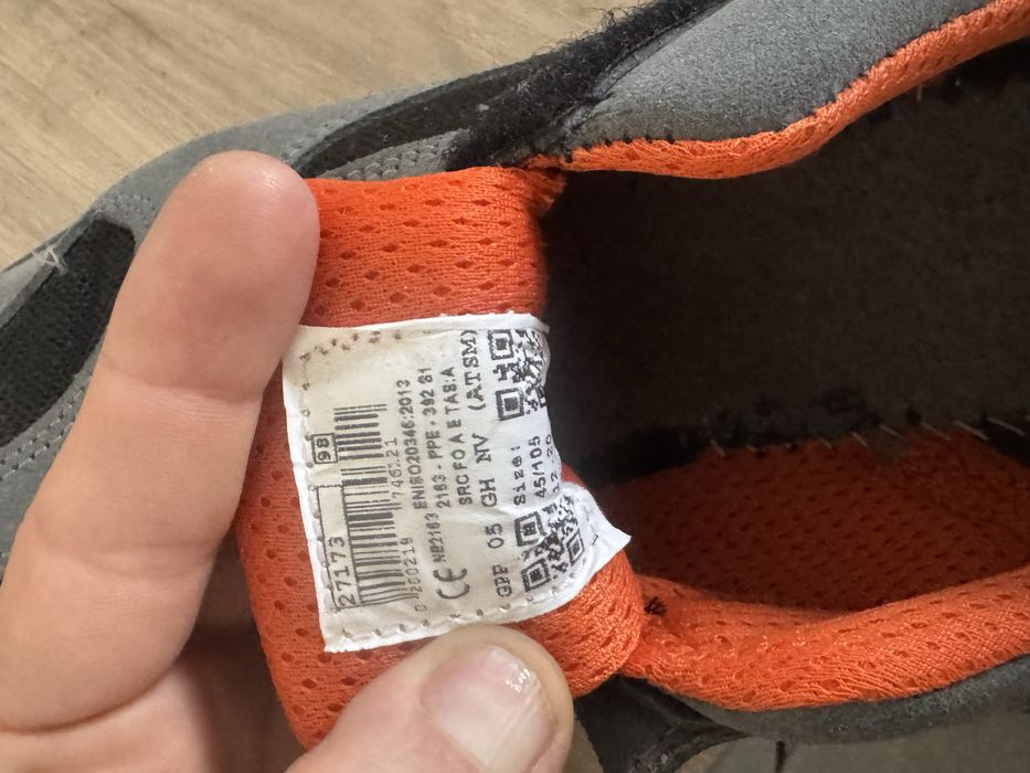 Продам рабочие ботинки