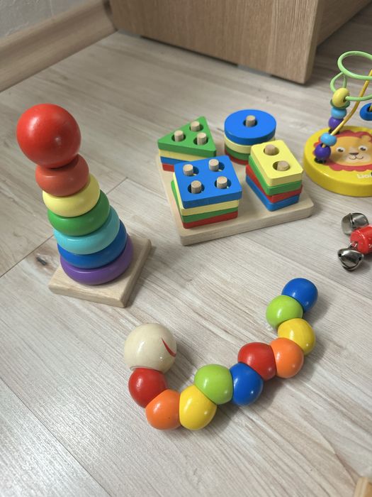 Дървени играчки за деца 0-3 г.