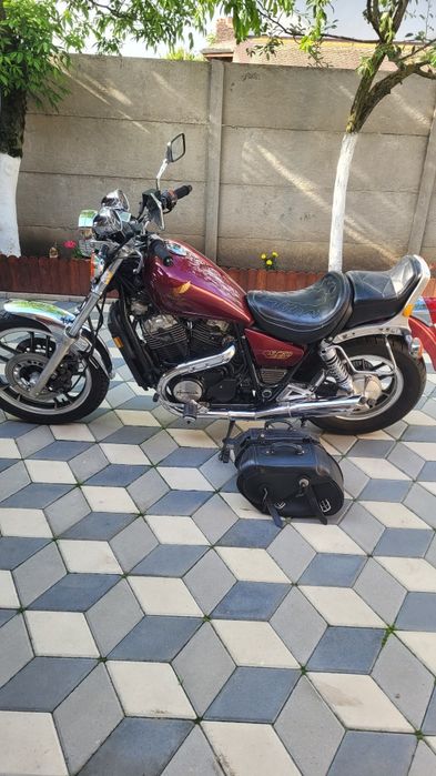 Vând Honda VT 750 C