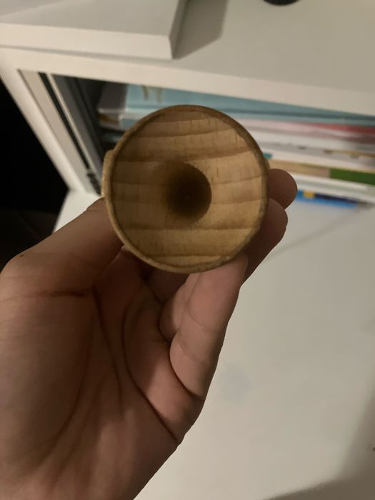 Kendama este 85% nouă si este semnată de Marcus Sava si cu tot cu cuti