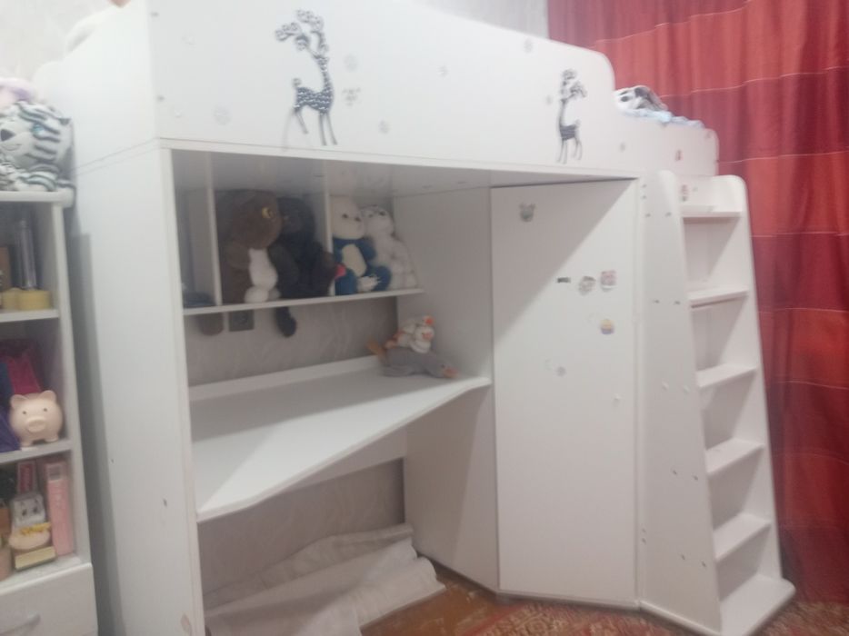 Двухъярусная кровать