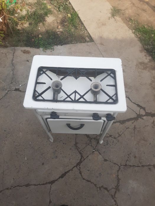 Газовая плита в хорошем состоянии