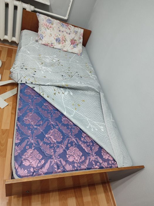 Продаю 2 кровати,1.5 спальные