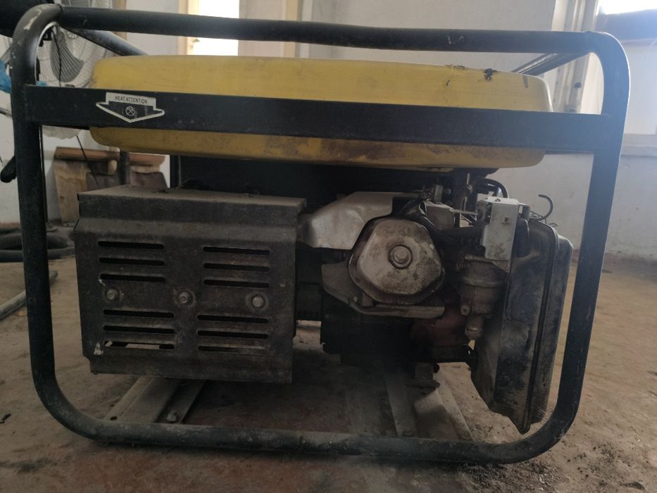 Бензиновый генератор