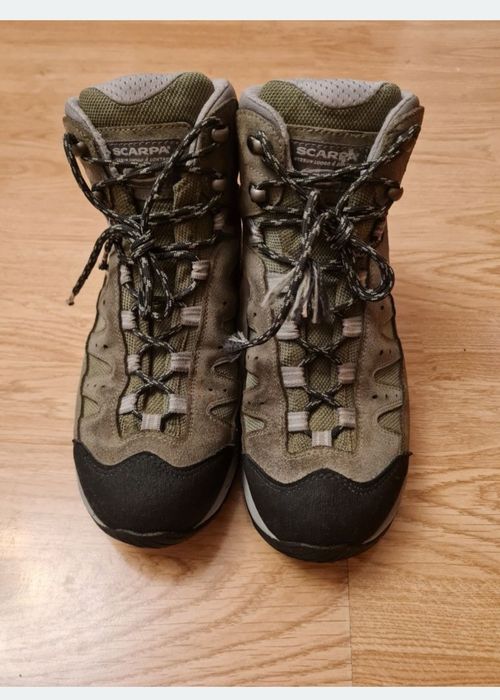Bocanci drumetie Scarpa goretex 40
