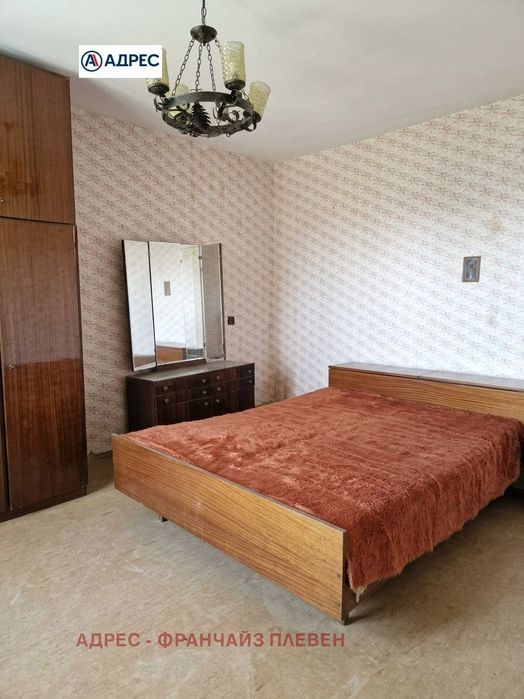 Къща в Плевен, област-с.Гривица площ 115 цена 80000
