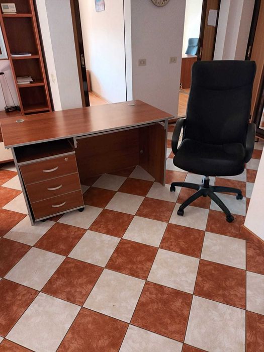 mobilier de birou si scaune ergonomice