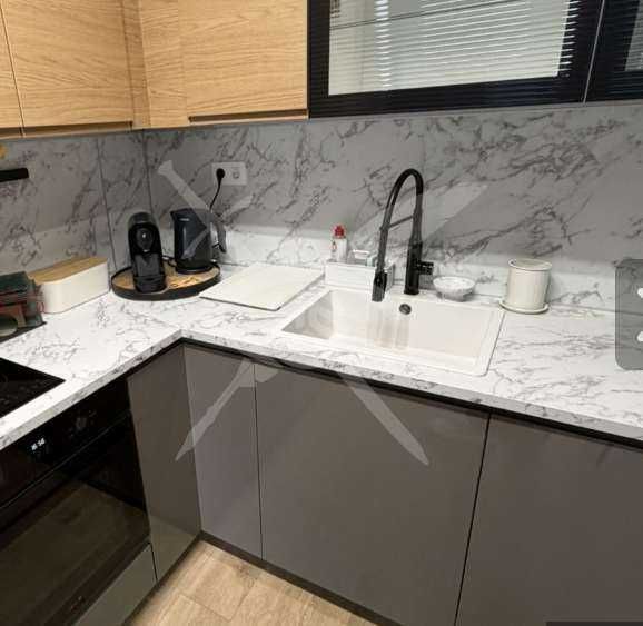 Дава се под наем Тристаен апартамент в Пловдив, Център - 80 кв.м за 997.05 € - Снимка #1