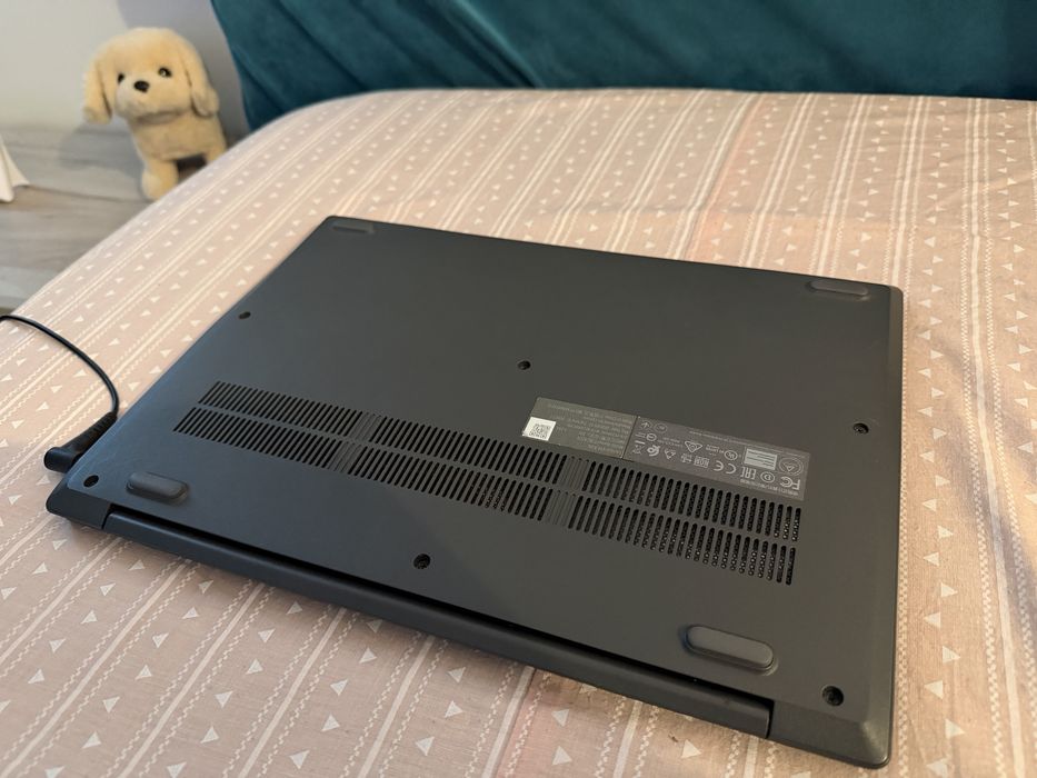 Lenovo V14-ADA - Windows 11 Pro