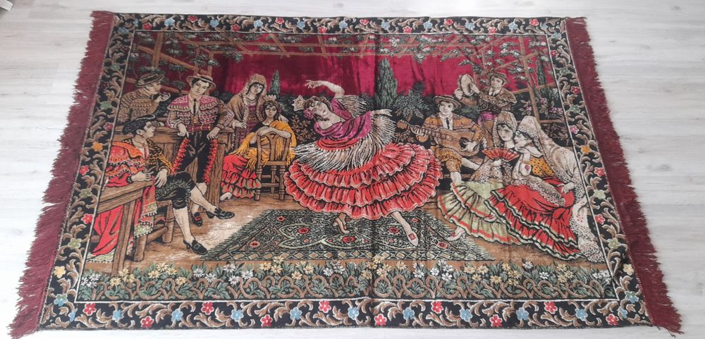 Vănd carpete original din material persian original. Preț per bucată.