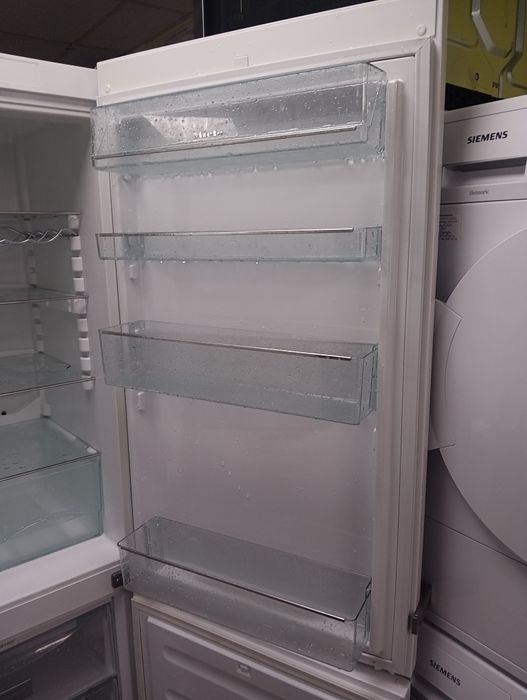 Комбиниран хладилник с фризер Миеле Miele с 2 години  ГАРАНЦИЯ!