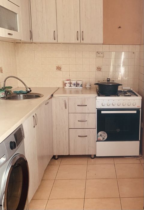 срочна сртилади мед городог ташми 1 хона 2 хона килинган