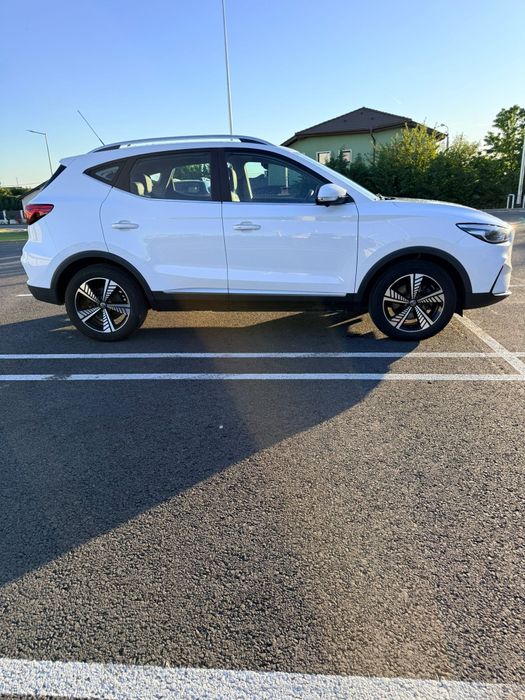 Mg zs ev luxury 72kw long range