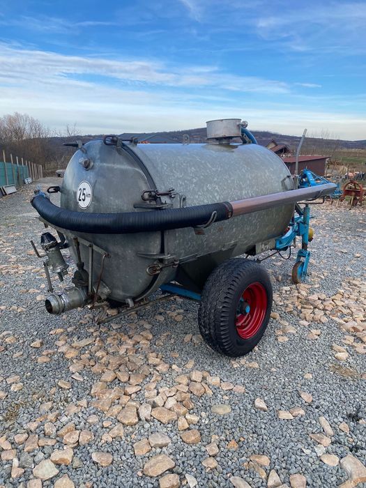 Vidanja vitanja cisterna dupa tractor 2200l de vanzare