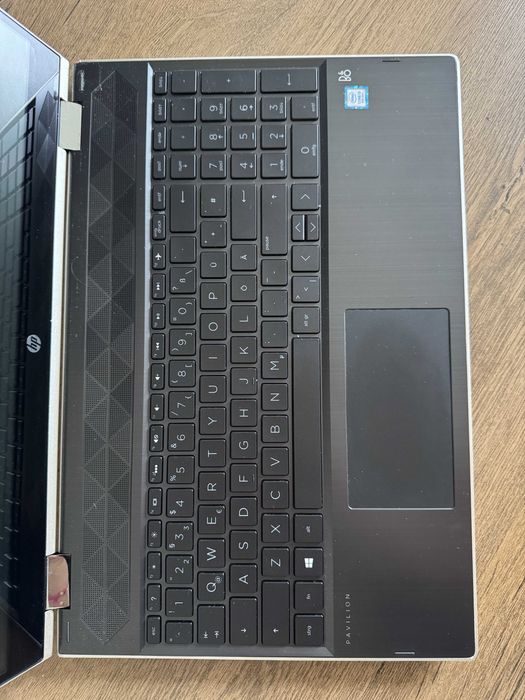 Продавам лаптоп HP Pavilion x360 14"