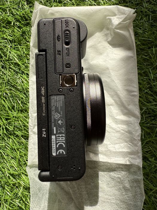 Фотокамера Sony ZV-1