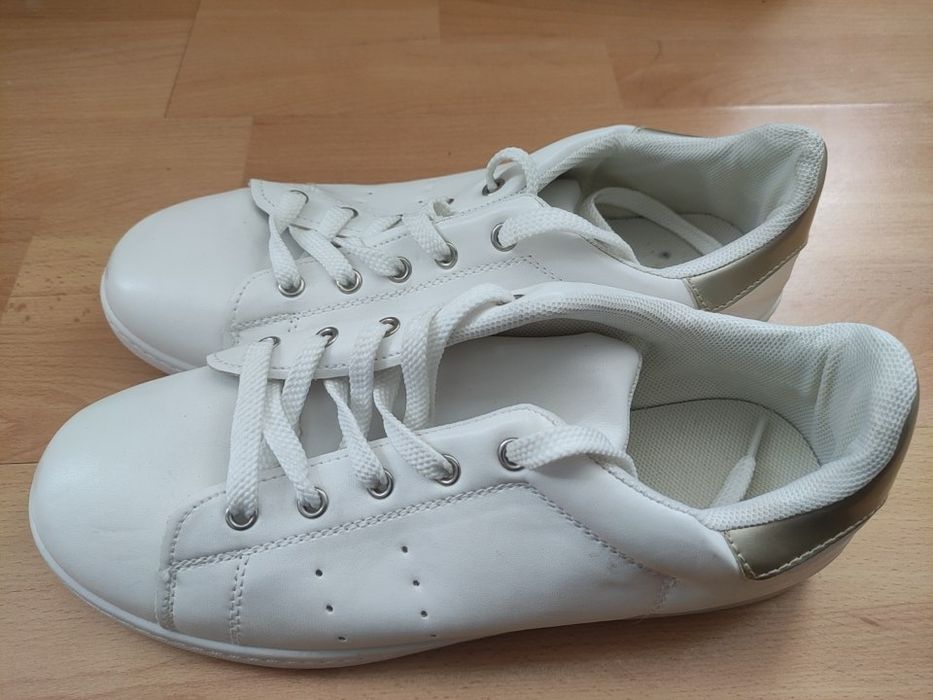 pantofi sport, măr. 40, NOI