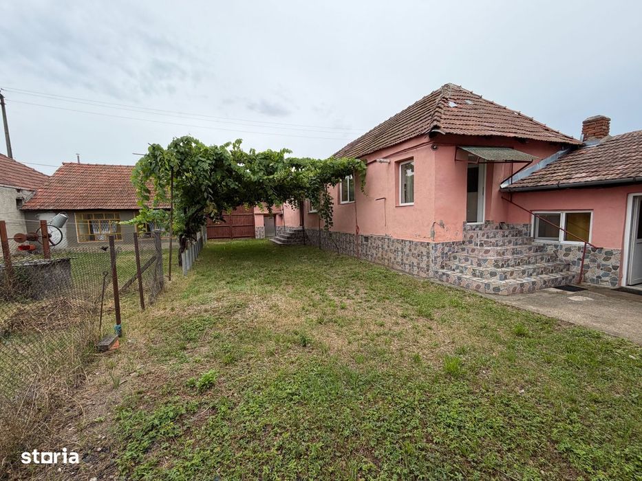 Casa de vanzare 255mp utili, 1974mp teren - Balomir