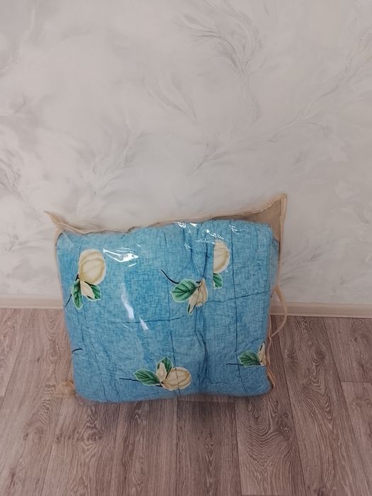 Одеяло ватное , размер 1.3*2