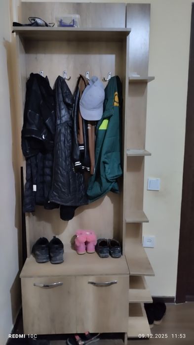 Шкаф в прихожую в отличном состоянии