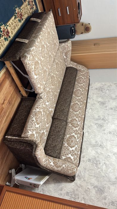 Продам Диван с креслом в идеальном состояний