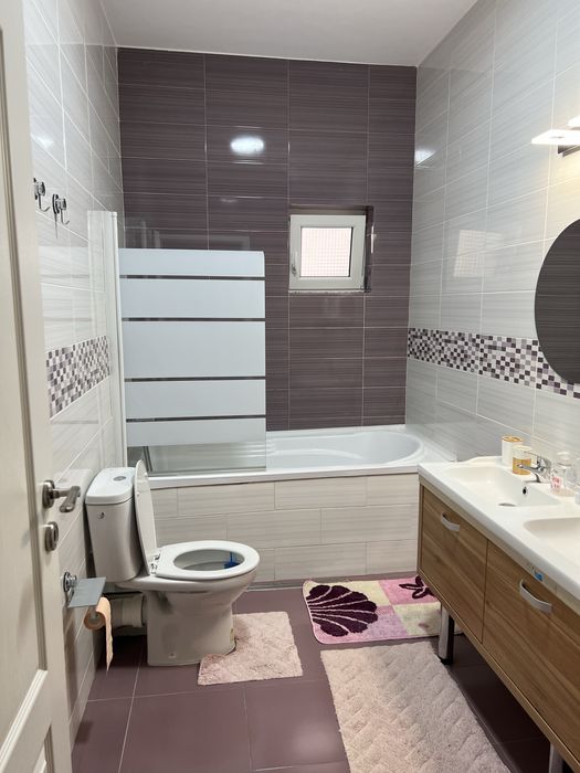 Inchiriez duplex cu curte