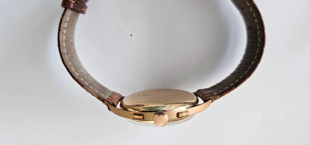 Baume & Mercier, vintage cronograf,  aur 18kt.